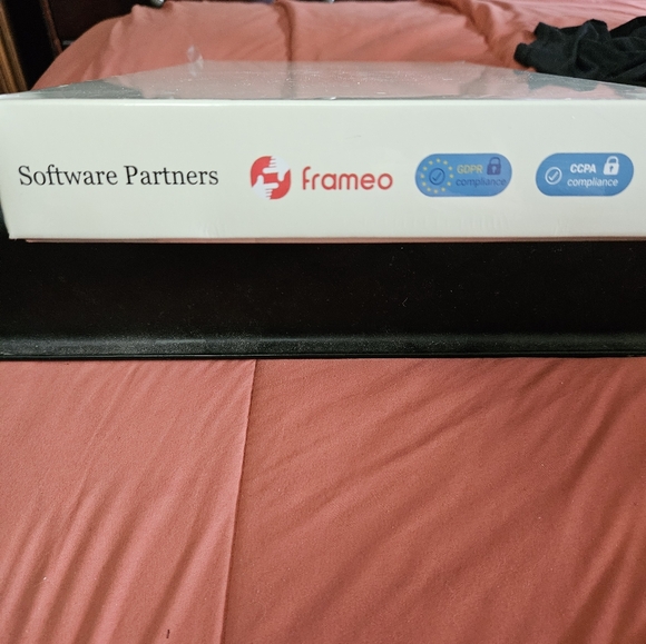 NEW Eptusmey WiFi Digital Photo Frame - Picture 2 of 5